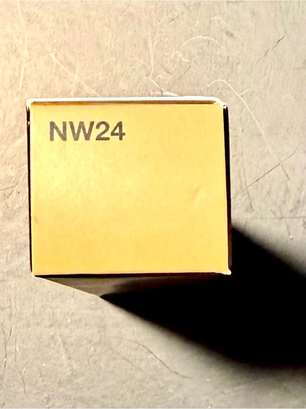 MAC Cosmetics Studio Fix 24-Hour Smooth Wear Concealer NW24 - Black Packaging